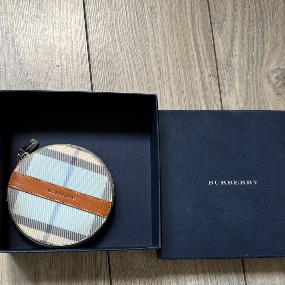 Burberry round  Coin Purse